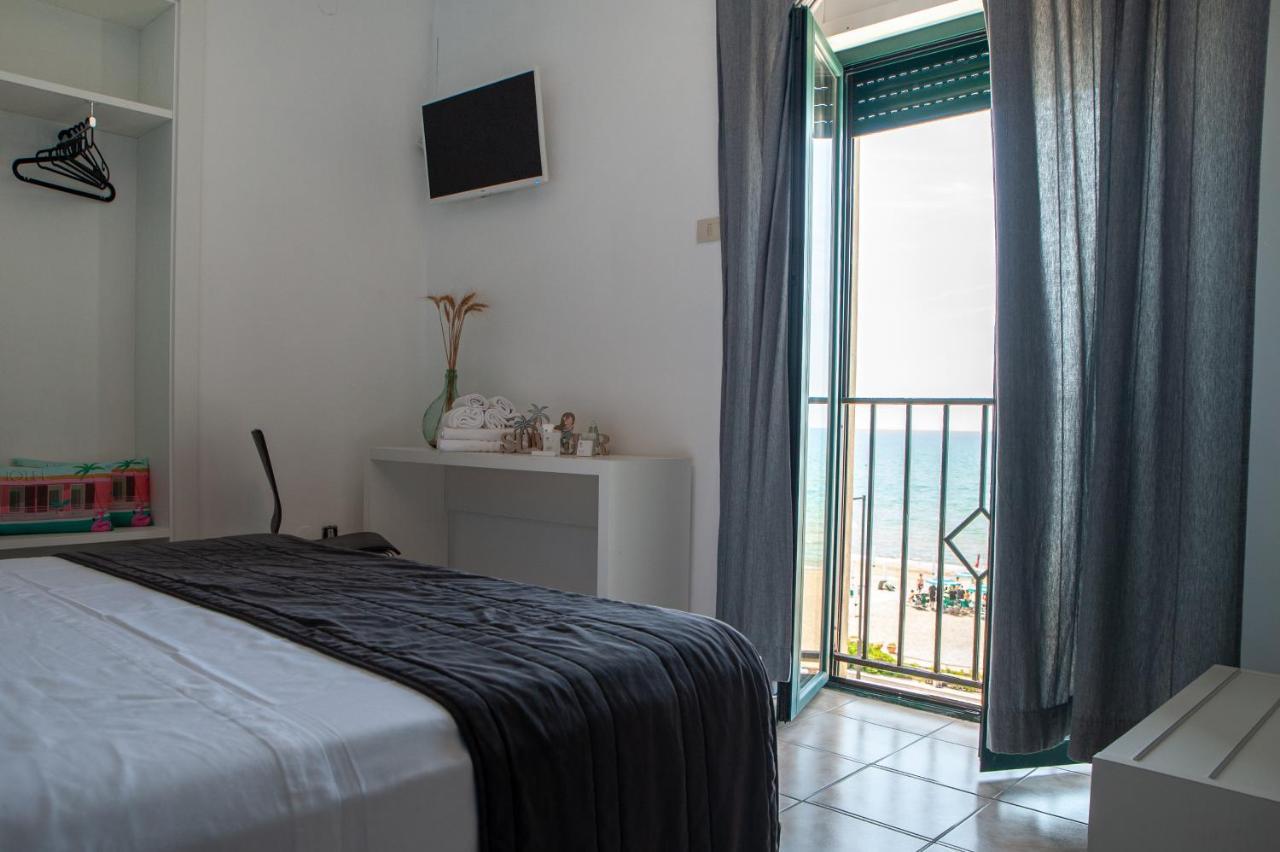 Baron Beach Hotel Scauri  Zewnętrze zdjęcie